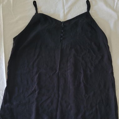 Top nero con spalline