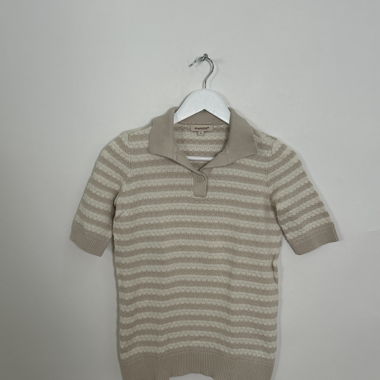 Polo en maille à rayures beige