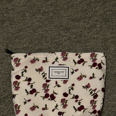 Necessaire