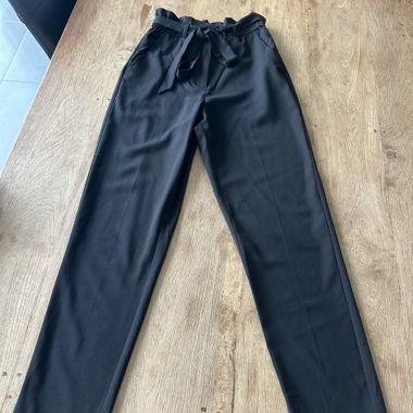 Schwarze Stoffhose H&M Gr. 34