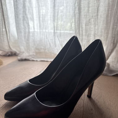 Escarpins en cuir noir Minelli (brillants) - taille 38