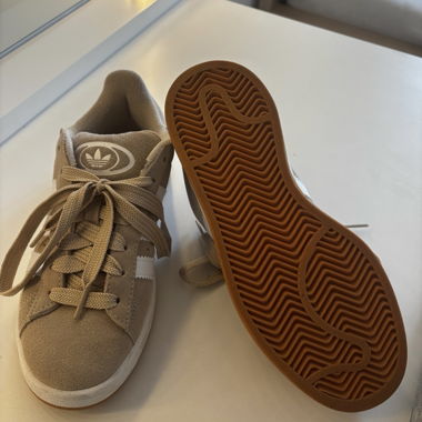 Campus beige