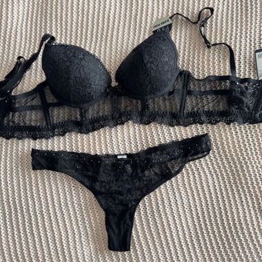 Set di lingerie nera in pizzo