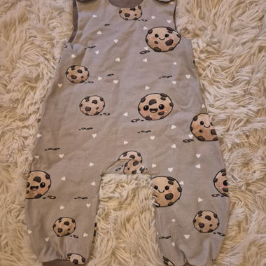 Baby Strampler mit Cookie-Motiv