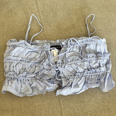 Bandeau Top mit Schnürung von Zara.
