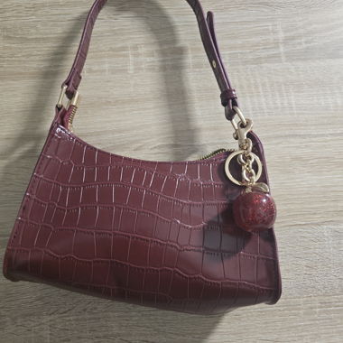 Bordeaux shoulder bag