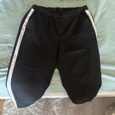 Pantaloncini sportivi neri con righe