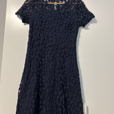Dunkelblaues Kleid 