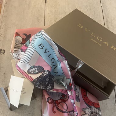 Bulgari Seidentuch Foulard neu 100% echt 70 x 70 