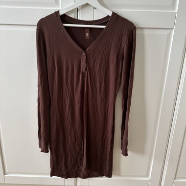 SKIMS Henley Dress in Cocoa