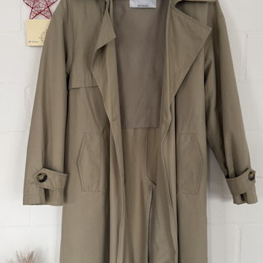 Beiger Trenchcoat