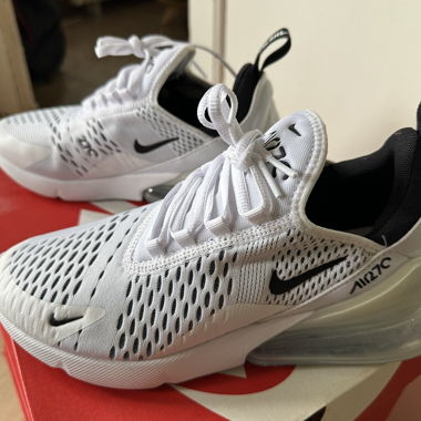 Nike Air 270, weiss, Grösse 39. 1x indoor getragen