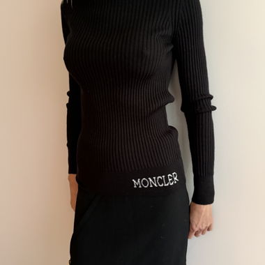 Moncler ribbed black turtleneck Size M