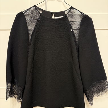 Blouse noire en dentelle Sandro