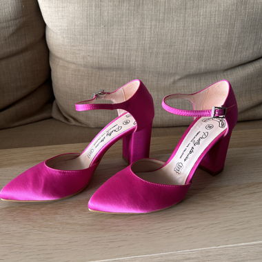 Décolleté fucsia con cinturino