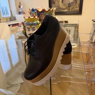 Scarpe in pelle eleganti platform