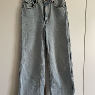 Sezane Le Crop Jeans aus gewaschenem Denim