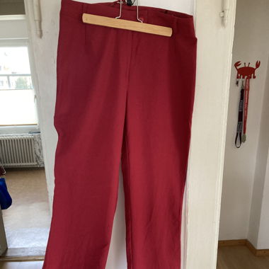 Red pants/trousers