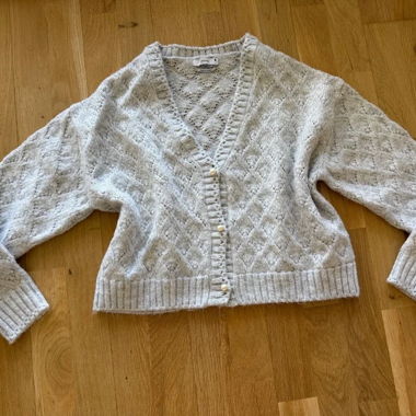 Beiger Strickcardigan