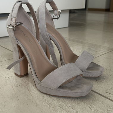 Anna Field Heels