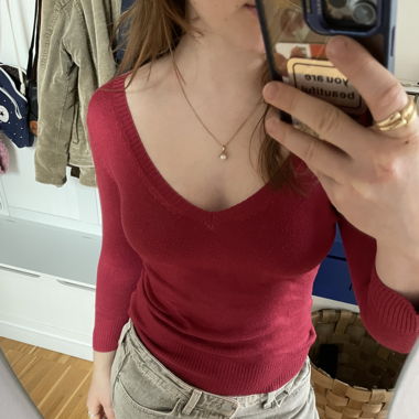 Dark pink sweater 
