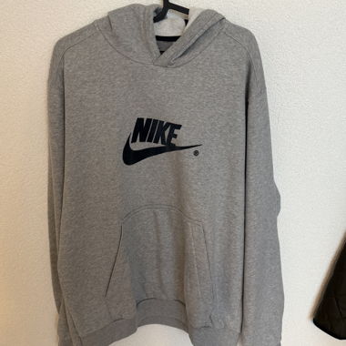 Felpa con cappuccio Nike grigia