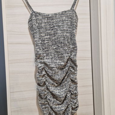 Abito Estivo Attillato Grigio con Effetto Glitter