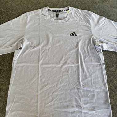 T-shirt Adidas grigio L