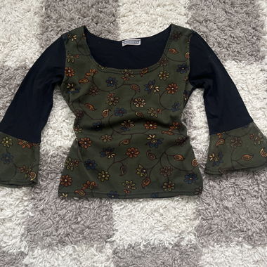 Chemise fleurie