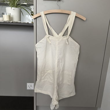 Weisses Träger Jumpsuit