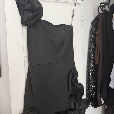 Black One-Shoulder Dress