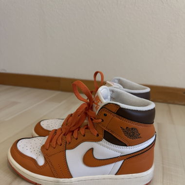 Jordan 1 High orange