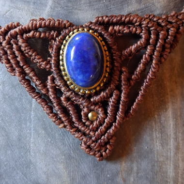 Halskette mit Lapislazuli-Stein