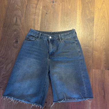 Jorts in denim con frange