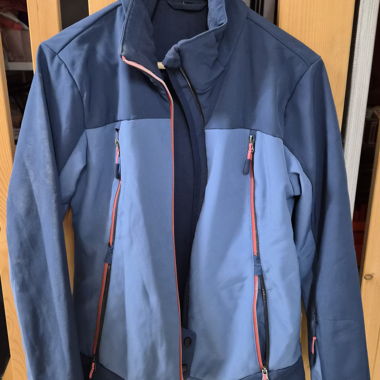 Softshell jacket with hood