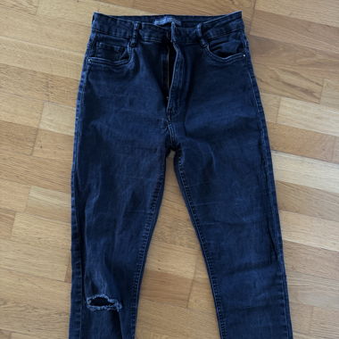 Bershka High-Waist Skinny Jeans EUR 38