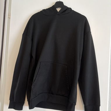 Hoodie noir avec papillon