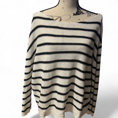 Pull à épaules dénudées à rayures