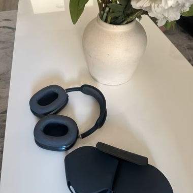 Apple AirPods Max 2