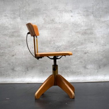 Chaise Stoll, modèle Giroflex de 1957