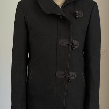 Duffle coat nero con cappuccio