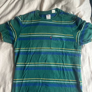 T-shirt Levi's verde e a righe - S 