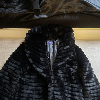 Pelzjacke schwarz