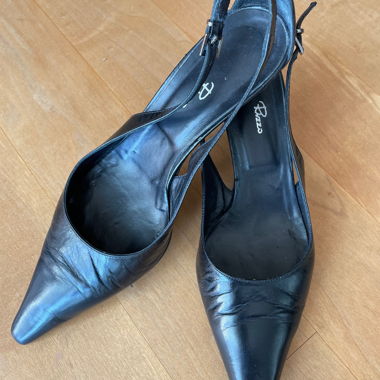 Pointed Leather Sandals