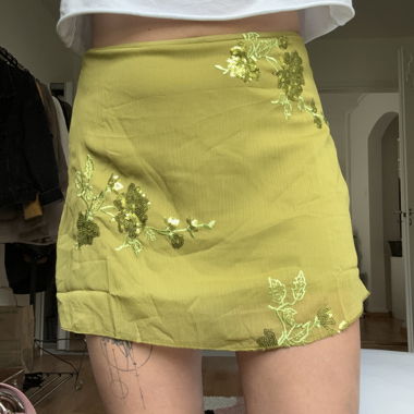 green embroidered skirt M