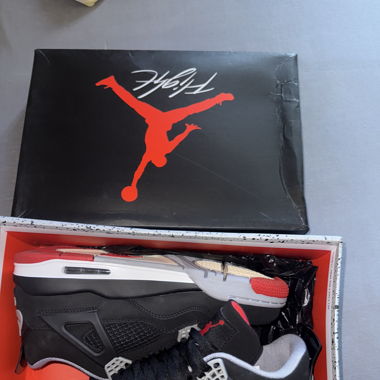 NIKE AIR JORDAN 4 NOIR ET GRIS
