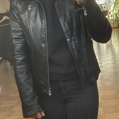 Veste en cuir noire