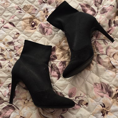 Bottines chaussettes talons aiguilles 