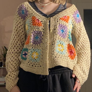 Cardigan gehäkelt, Blumen