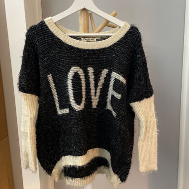 Maglione nero e bianco